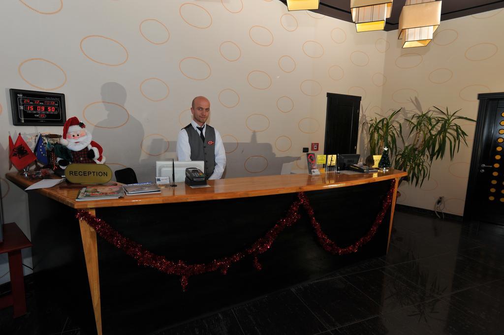Class Hotel